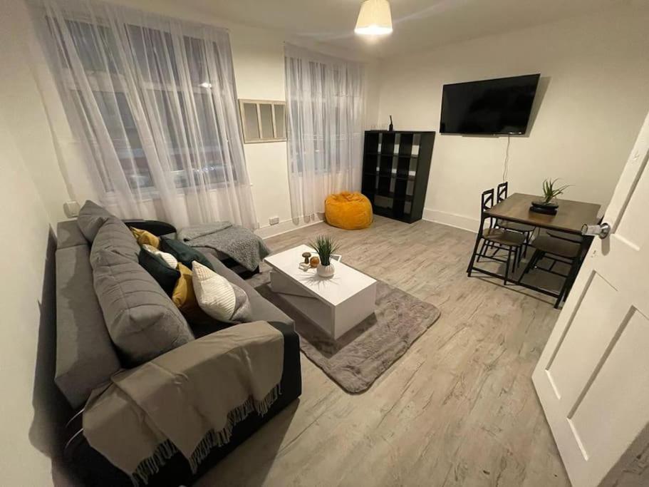 Beautiful 2 Bedroom On Tower Bridge Londyn Zewnętrze zdjęcie