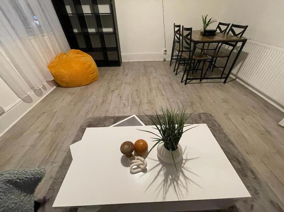 Beautiful 2 Bedroom On Tower Bridge Londyn Zewnętrze zdjęcie