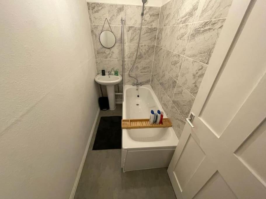 Beautiful 2 Bedroom On Tower Bridge Londyn Zewnętrze zdjęcie